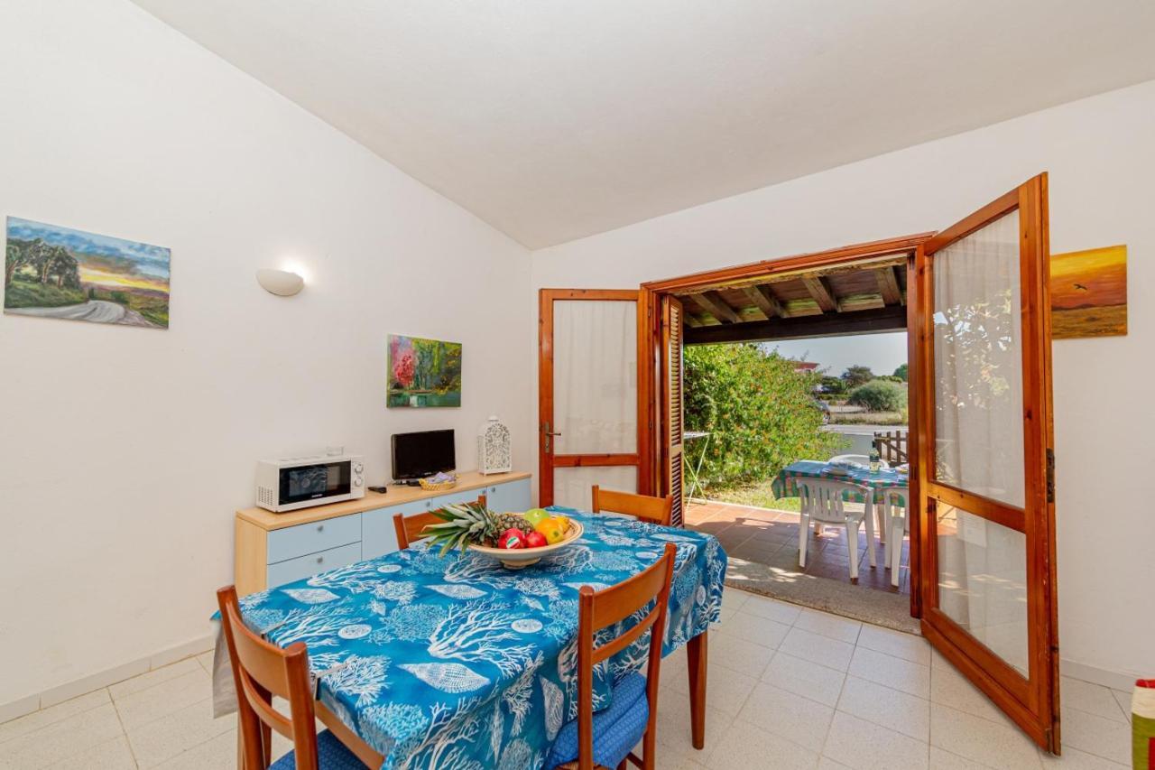 Appartamento Trilocale Le Canne 6 Posti Letto Con Giardino Сан-Теодоро Экстерьер фото